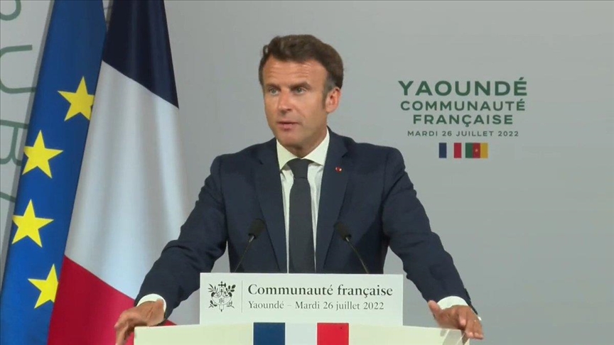 Macron à Yaoundé rappelle « massacres » et « exactions » de De Gaulle et Foccart