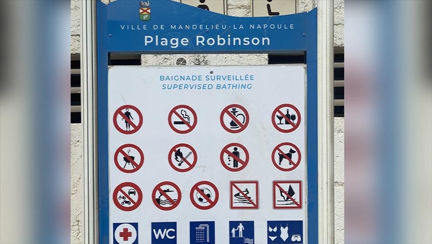 France : Mandelieu-la-Napoule interdit le burkini, plusieurs femmes expulsées des plages publiques