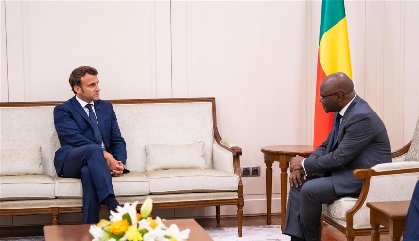 Macron dit que la France préparera militairement le Bénin contre le terrorisme