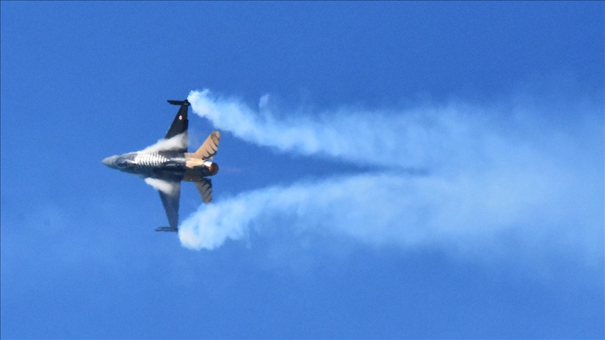 SOLOTÜRK, Ordu'da gösteri uçuşu yaptı