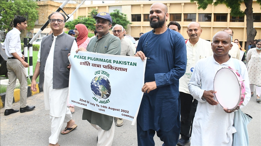 ‘Peace walkers’ from India trek bumpy path to Pakistan for peace