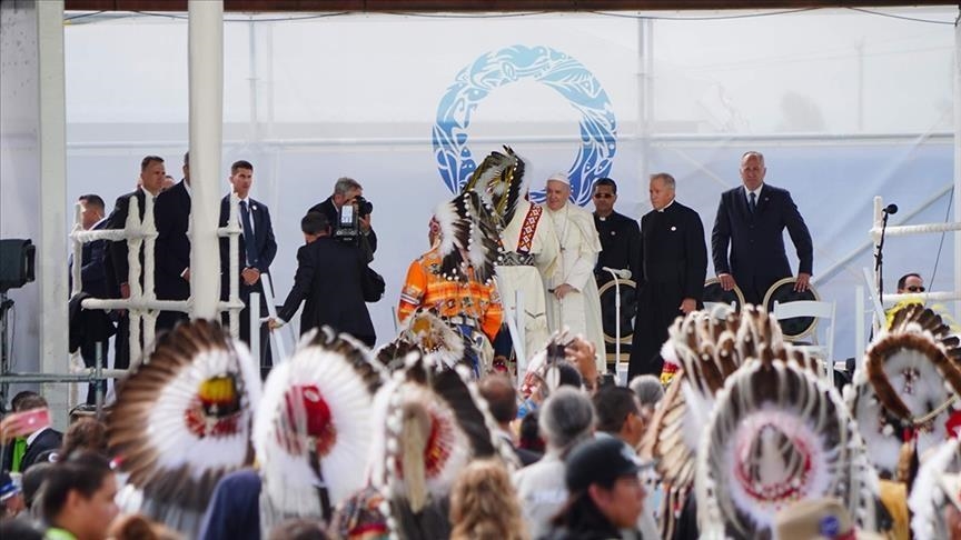 Papa Françesku: Trajtimi ndaj popujve indigjenë në Kanada ishte gjenocid