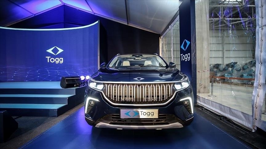 Глава Минторга Турции протестировал отечественный электромобиль