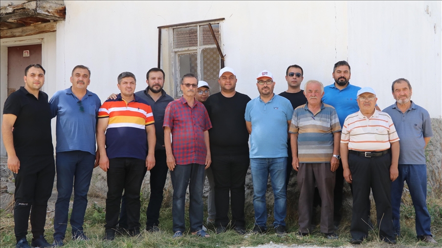 Turkish villagers launch quixotic campaign to keep Boris Johnson as UK prime minister Turkish villagers launch quixotic campaign to keep Boris Johnson as UK prime minister