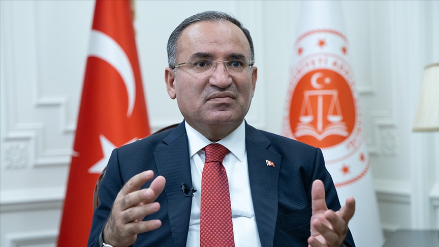 Adalet Bakanı Bozdağ Ankara'da Alevi STK'leri ile cemevine saldırıyı kınadı 