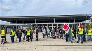 طيارو "لوفتهانزا" الألمانية يؤيدون الإضراب عن العمل