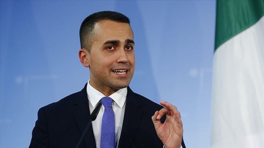 L’ex leader del Movimento 5 Stelle Di Maio lancia un nuovo partito prima delle elezioni.