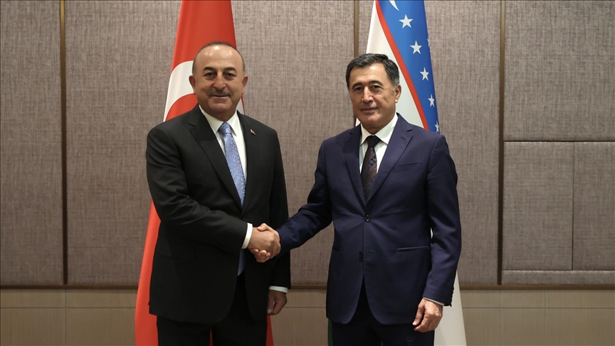 Cavusoglu: La réunion tripartite Türkiye, Azerbaïdjan Ouzbékistan est très importante