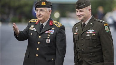 رئيس الأركان التركي يلتقي قائد قوات الناتو في أوروبا