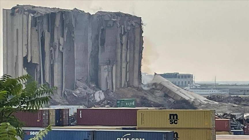 انهيار أجزاء إضافية من صوامع القمح في مرفأ بيروت