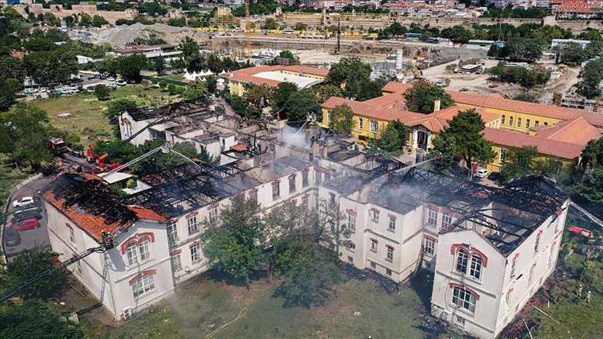 Cumhurbaşkanı Erdoğan, Balıklı Rum Hastanesi'ndeki yangın nedeniyle Başhekim Leana'yı aradı 