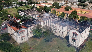 İstanbul'da Balıklı Rum Hastanesi'ndeki yangında soğutma çalışmaları tamamlandı
