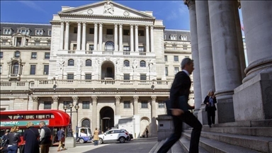 بنك إنجلترا ينفذ سادس زيادة متتالية على أسعار الفائدة