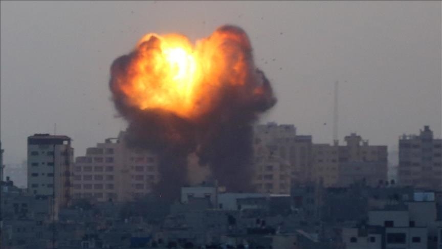 الجيش الإسرائيلي يشن غارات على قطاع غزة 