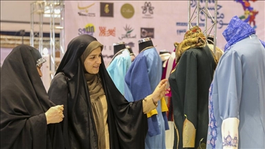 ایران: از تولید و ورود لباس‌های مغایر با ارزش‌های خود جلوگیری می‌کنیم
