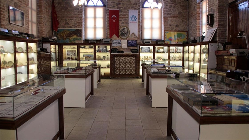 Konya İl Eğitim Tarihi Müzesinde 10 bine yakın materyal sergileniyor 