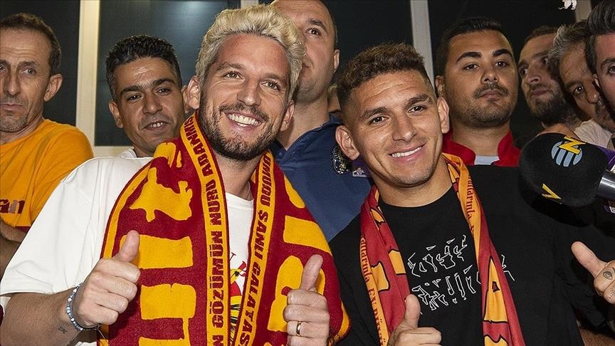 Torreira, Mertens join Turkish club Galatasaray