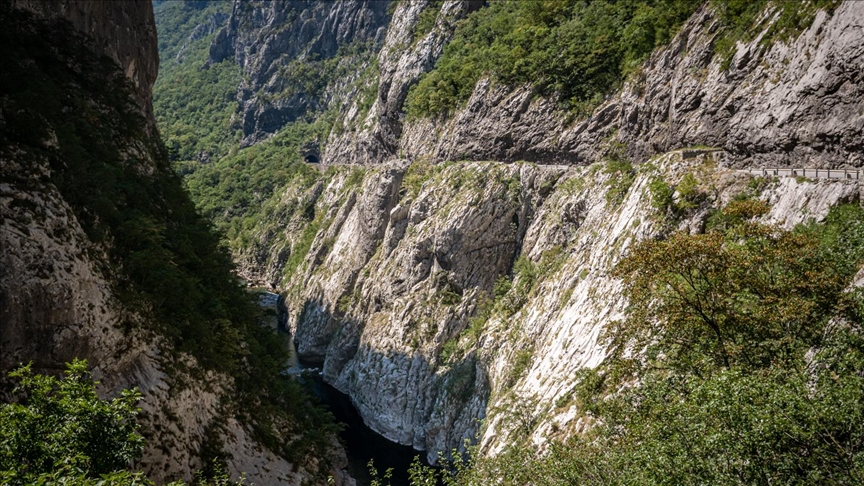 Crna Gora: Nakon otvaranja autoputa, kroz kanjon Morače prolaze tek rijetki