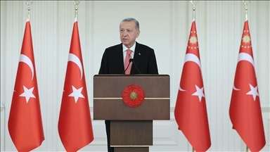 Erdogan: "Notre détermination à créer un axe de sécurité large de 30 km à nos frontières du sud est permanente"
