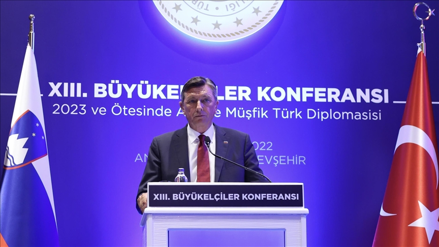رئيس سلوفينيا يثمن دور تركيا في إيصال الحبوب الأوكرانية للعالم