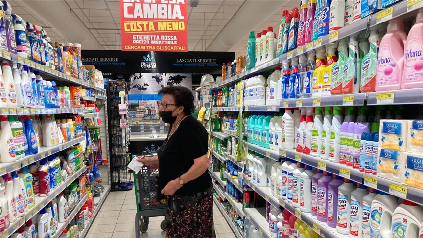 Italians await winter with fear amid soaring prices
