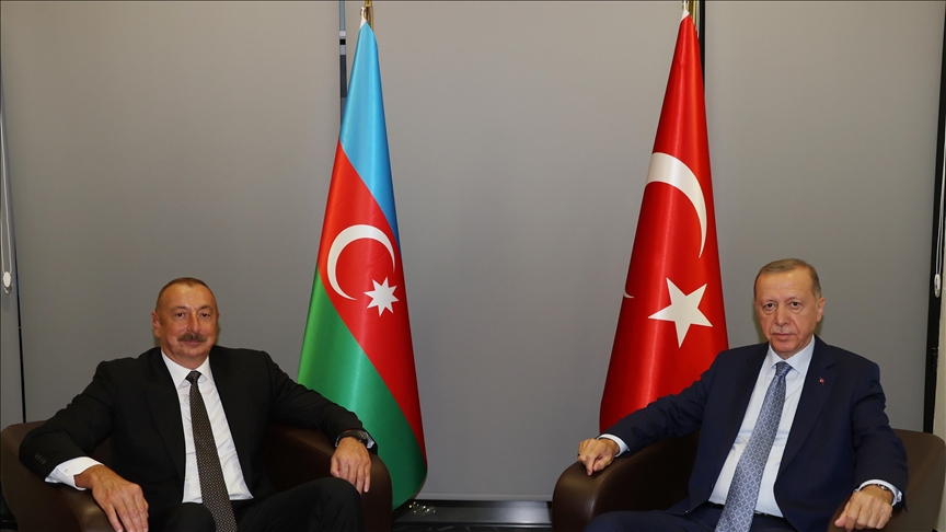أردوغان يلتقي نظيره الأذربيجاني في قونية