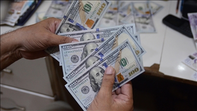 مصر تبحث عن حلول غير تقليدية لتعزيز وفرة الدولار (إطار)
