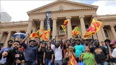 В Шри-Ланке требуют отмены чрезвычайного положения