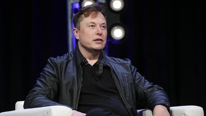 Elon Musk sells .9B in Tesla stock as Twitter trial looms