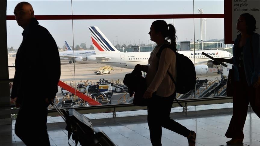 France / Aéroport de Roissy : la police aux frontières neutralise un homme armé d'un couteau