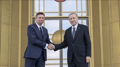 Cumhurbaşkanı Erdoğan, Slovenya Cumhurbaşkanı Pahor'u resmi törenle karşıladı