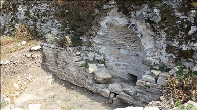 Bizans döneminin izlerini taşıyan Harmantepe Kalesi'nde kazı çalışmaları sürüyor