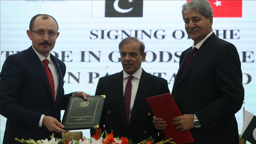 تركيا وباكستان توقعان اتفاقية لرفع المبادلات التجارية إلى 5 مليارات دولار