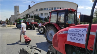 Srbija: Blokade poljoprivrednika u Novom Sadu nastavljene, protesti se šire
