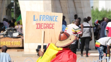 ANALYSIS - Shaking Françafrique off the shoulders of Africa 