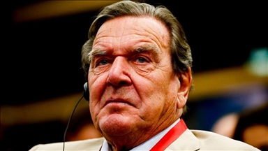 Gjermani, ish-kancelari Schröder padit Parlamentin Federal