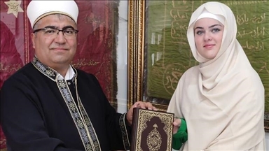 Türkiye, vajza e re belge pranon Islamin