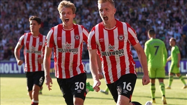 Brilliant Brentford pile on misery for dreadful Manchester United