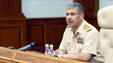 Министр обороны Азербайджана дал указания относительно оперативной ситуации в регионе
