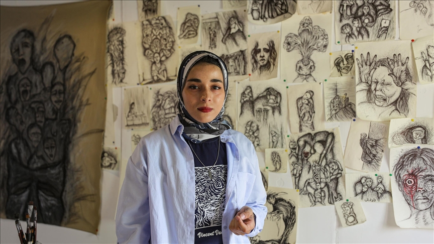 فنانة فلسطينية تواجه معاناة "الغزيين" باللوحات والمنحوتات (تقرير)