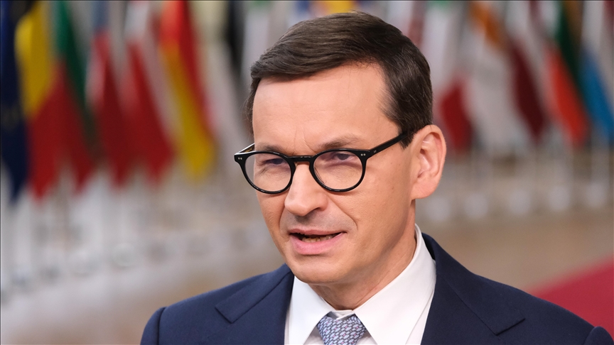 Premier admits Poland slow to act in ecological disaster