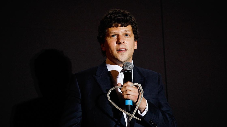 ABD’li oyuncu Jesse Eisenberg’e, “Saraybosna’nın Kalbi” Onur Ödülü verildi