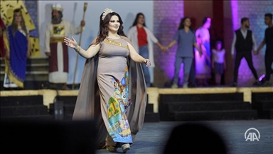 Une actrice irakienne proteste contre "l'humiliation" des femmes rondes dans le monde arabe (Interview)