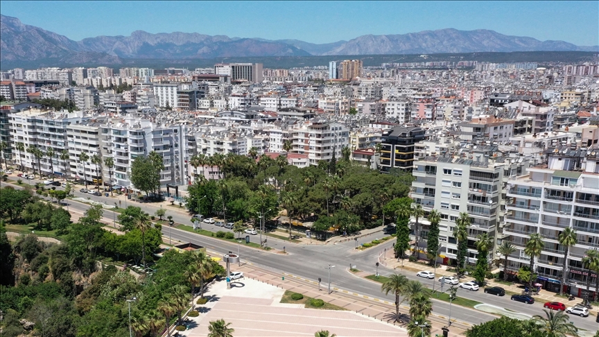 Antalya yabancıya konut satışında 68 ay sonra İstanbul'u geçti