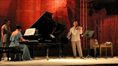 19. Uluslararası Gümüşlük Müzik Festivali'nde 'Beethoven'ı Anlatmak' teatral konseri sahnelendi