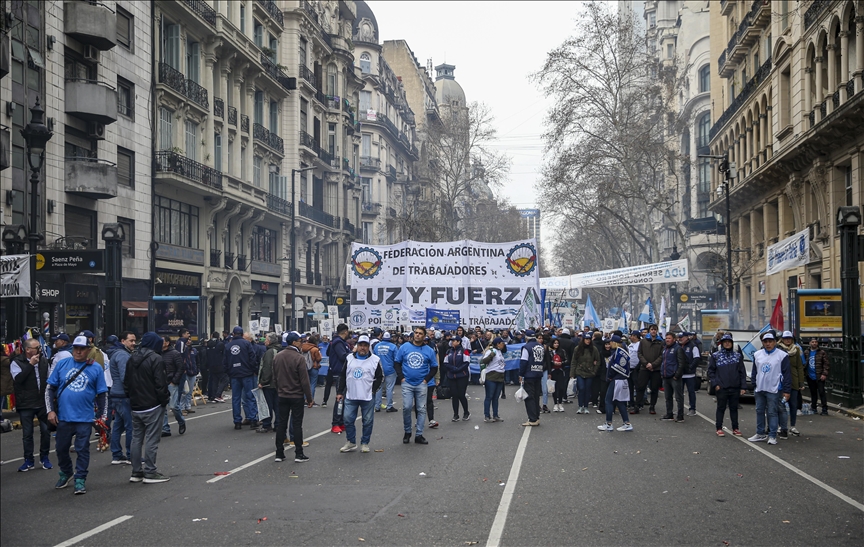 Thousands protest in Argentina's capital against inflation