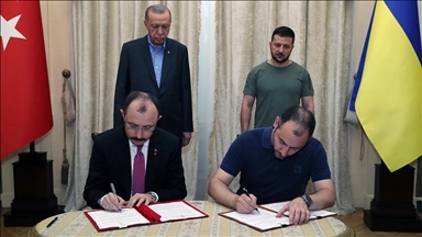 La Türkiye et l'Ukraine signent un protocole d'accord sur la reconstruction des infrastructures ukrainiennes