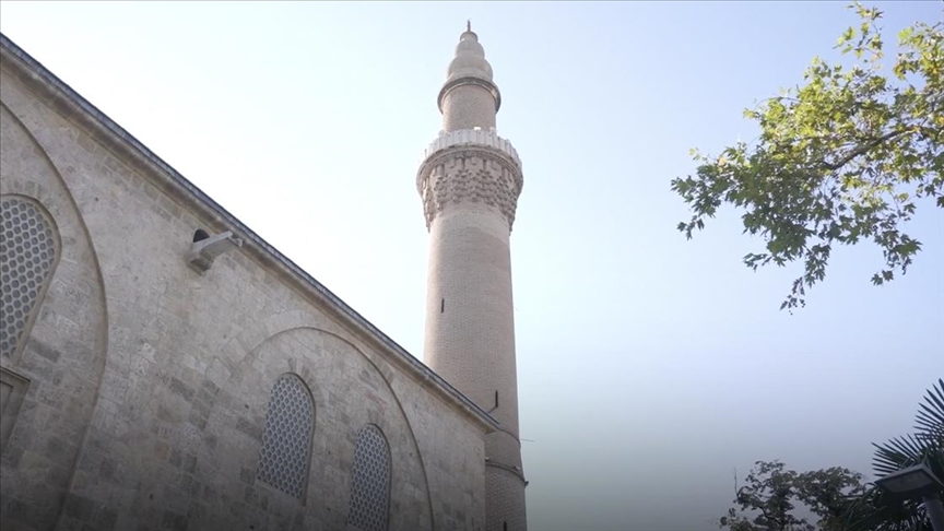 "أولو جامع".. لؤلؤة العمارة العثمانية في بورصة (تقرير)
