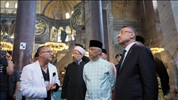 ملك ماليزيا يزور مسجد آيا صوفيا في إسطنبول