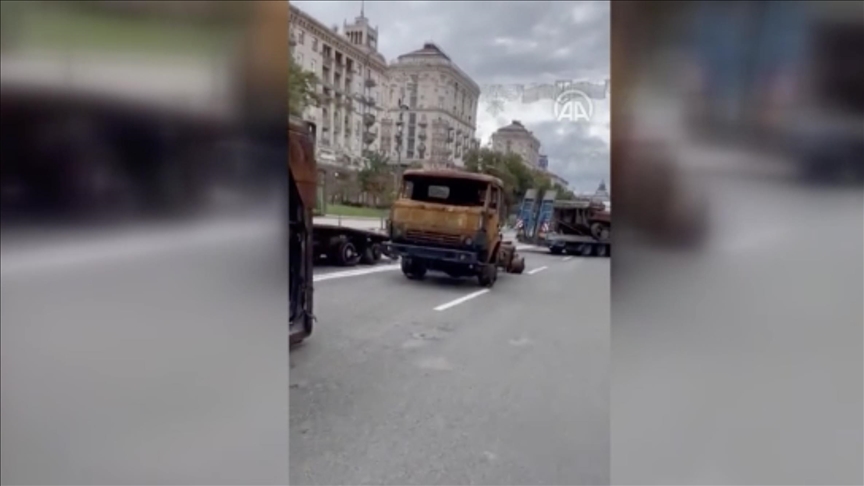 Ukrayna'nın ele geçirdiği Rus silahları "Bağımsızlık Günü" kutlamaları için Kiev'e getirildi
